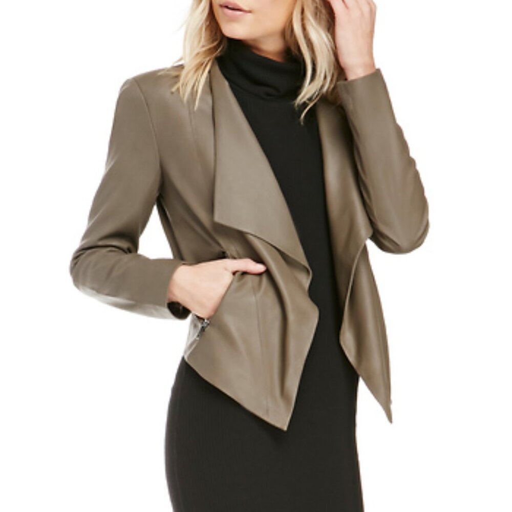 Jacket features sculpted shoulders, draped lapels, day to night look ❤️Hostess P